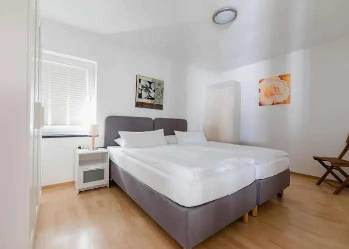 Felsberg Modern Retreat * Niedersalwey